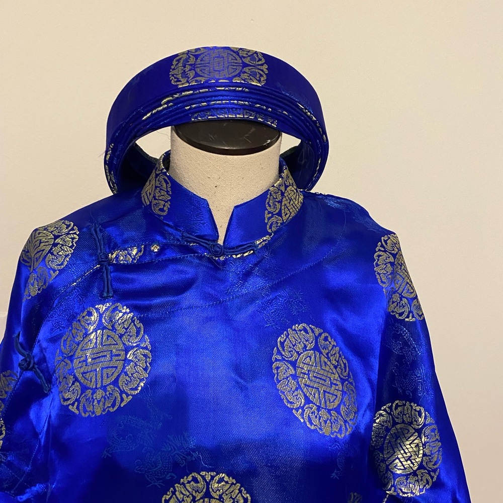 Men Ao Dai Asian fits size S . Great for any holiday